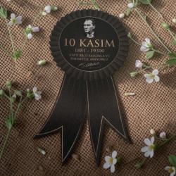 10 Kasım Atatürk'ü Anma Karton Kokartı - 8x15 cm Arkası Bantlı